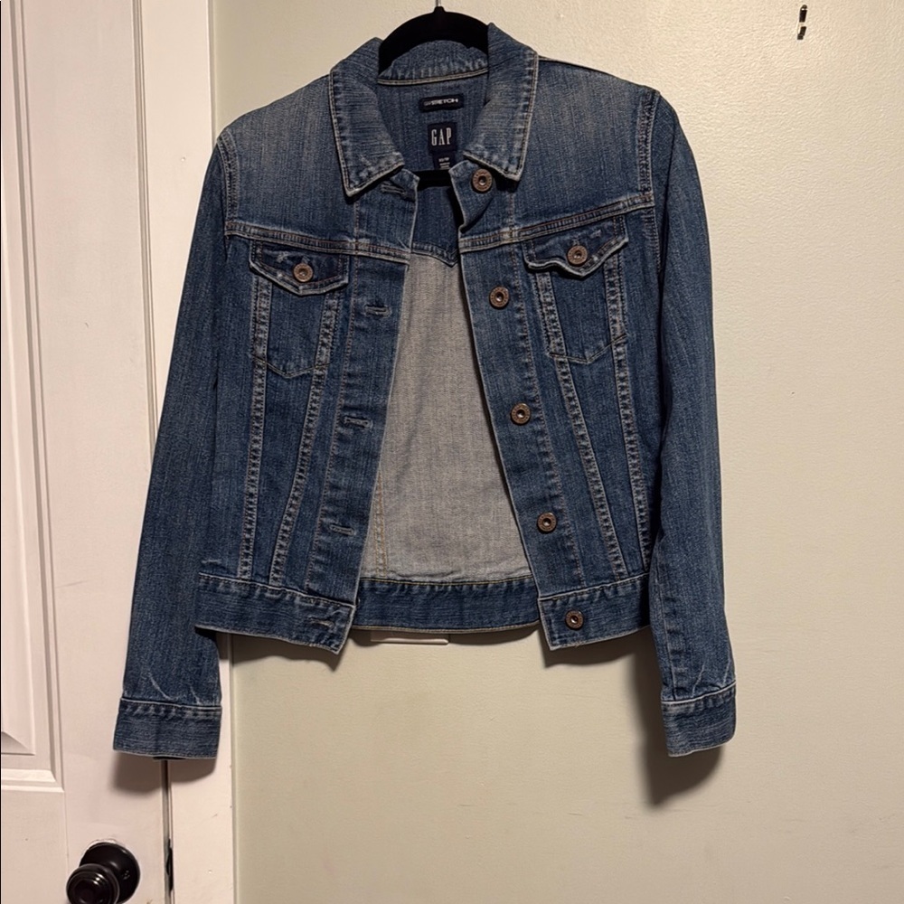 GAP Women's Classic Blue Jean Denim Jacket vintage distressed wash - XS